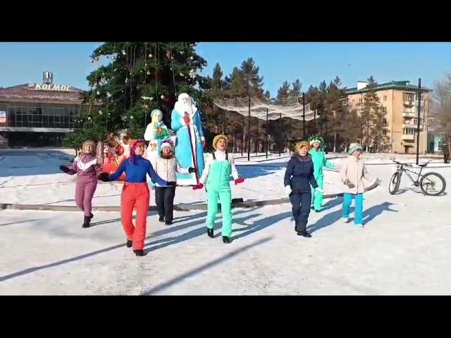 Новогоднее поздравление от участниц танцевальной группы "Мадам де Арс" смотреть онлайн