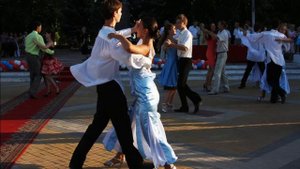 Выпускной вальс-. Валерий Боков