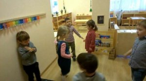 Белый белый снег)) а мы учим такие песни) Детки поют)