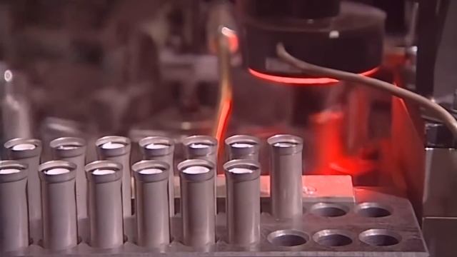 Галилео  Что находится внутри пальчиковой батарейки?