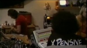 Traveling Wilburys   Tweeter And The Monkey Man  clip