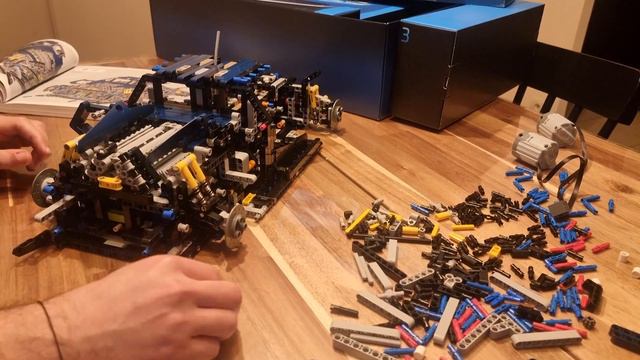 LEGO® Technic #42083 - Bugatti Chiron смотреть онлайн