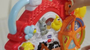 Двуязычная игрушка  Говорящая ферма Chicco