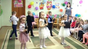 с портфелями