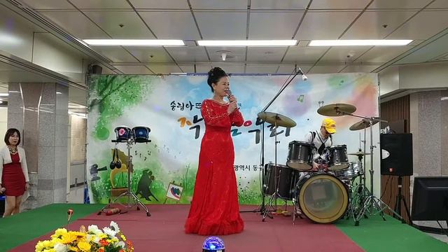 가수 임수경 "연모.고삐" 아뜨레포럼 제208회 작은음악회 смотреть онлайн