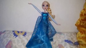 Frozen Musical lights Elsa singing doll Hasbro