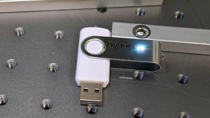 Лазерная гравировка на флешках в Джуси-принт