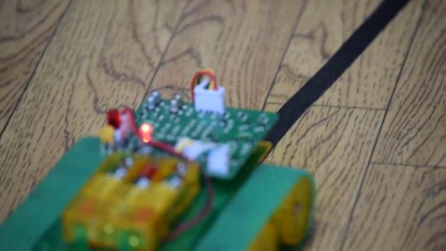 Робот который ездит по линии смотреть онлайн