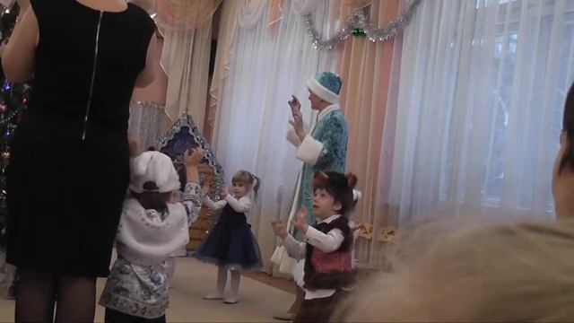 Новогодний утренник в детском саду.
