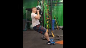 Подтягивания в функциональных петлях  параллельным хватом с ассистированием