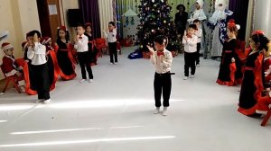 Жаңа жылдық би  балабақша