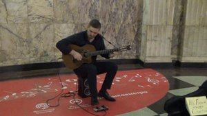 Музыка в метро. Виталий Будяк. Гитара.