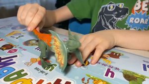 Распаковка игрушки Jurassic world dilophosaurus (дилофозавр)