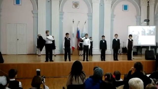 Показ школьной формы