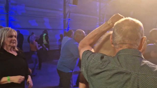 En mann bare for meg ,Rock'n roll med Hanne Mette Band på Caravanfestivalen på Elverum 2023 Dansnyt смотреть онлайн