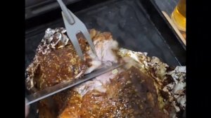 Рулька варёная в тёмном пиве и тамленная в духовке!