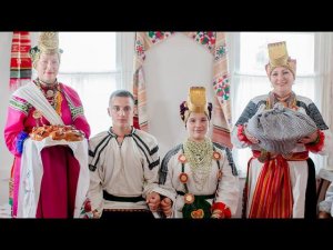 Деление каравая и дары от невесты / Южнорусская свадьба
