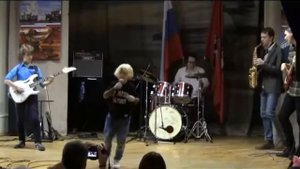 ДЕТСКАЯ РОК-ГРУППА ПОРВАЛА ЗАЛ