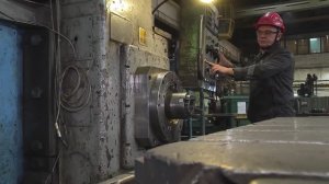 Токарь-расточник управления по производству запчастей ЛГОКа Сергей Резцов