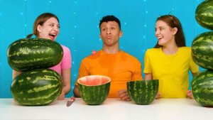 Красно-Синий Челлендж #4 | Едим продукты одного цвета целый день с RaPaPa Challenge