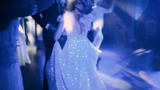 Незабываемый танец Дарьи и Влада #световоешоу #свадьба #первыйтанец #свадебноешоу