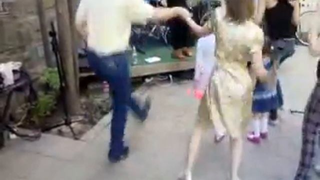 зажигает широкий смотреть онлайн