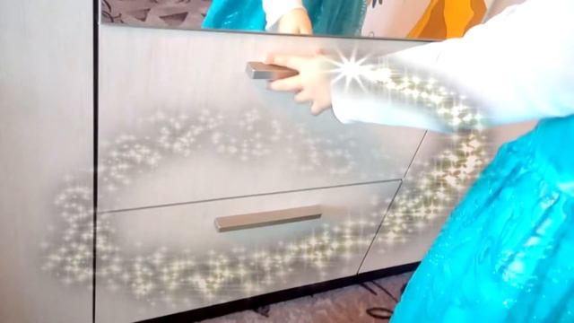 ЭЛЬЗА в нашем доме/ELSA in our house!/Превращение в ЭЛЬЗУ! Волшебство/Transformation to ELSA! смотреть онлайн
