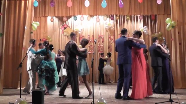 Випускний наш вальс смотреть онлайн