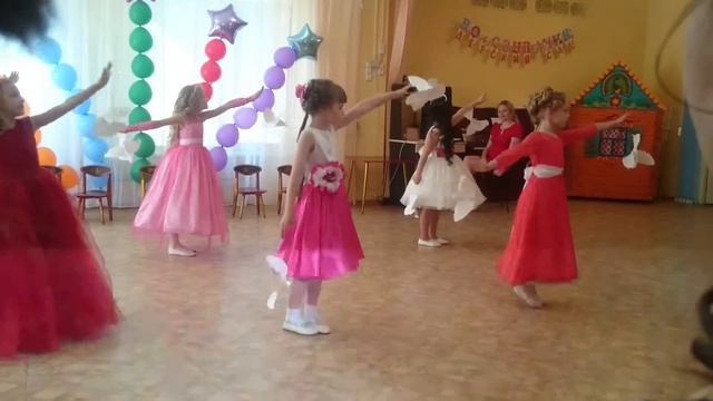 Выпускной 2016-танец наших принцес! смотреть онлайн