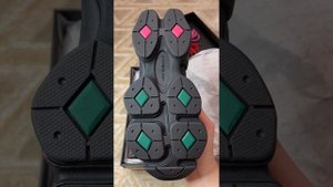 Обзор кроссовок из коллаборации Movalola & New Balance 9060