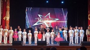 Концерт Образцовая вокальная шоу-группа "Звезды" "Встречают друзей"