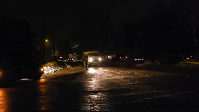 Омутнинск. Фура перегородила проезд к больнице смотреть онлайн