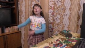 Идёт солдат по городу