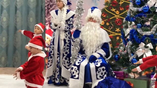 жаңа жыл аяздар би смотреть онлайн