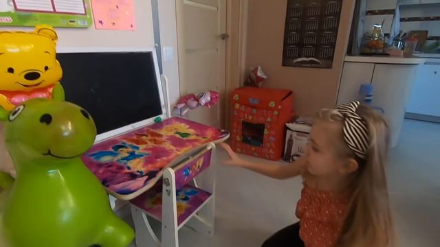 Fingers Family Colors Song For Kids.Nastya Funny Pretend Plays With Dolls And Learns Colors (new).