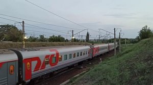 "Архив" ЭП1М-582 с поездом №336 Екатеринбург-Новороссийск прибывает на станцию Миллерово