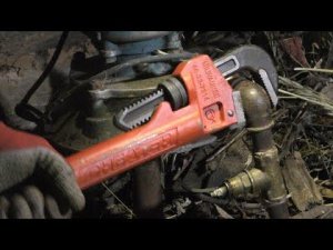 Ключи Стиллсона против ржавых труб \ Stillson wrenches vs rusty pipes