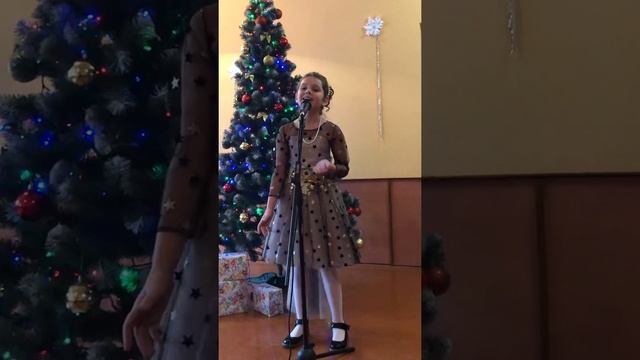 Ой щедрик щедрик вже приходить Новий рік виконує Анастасія Гнатюк