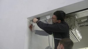 Монтаж двустворчатой двери