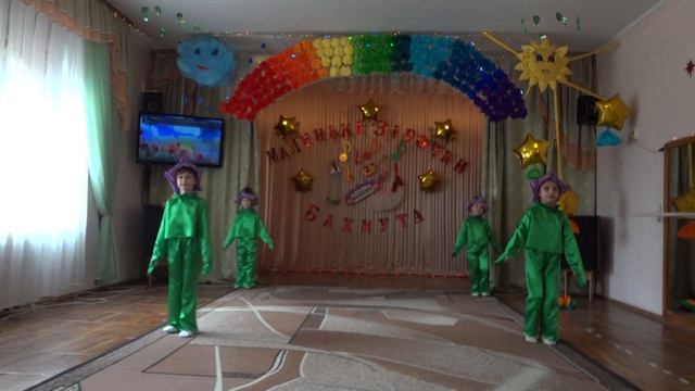 ДНЗ №18 "Росинка" г.Бахмут танец колокольчиков рук. Пономаренко В.А. смотреть онлайн