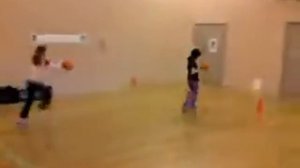 Эстафета с баскетбольным мячом.