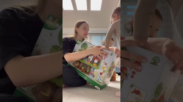 Чуть не лишилась зубов, когда распаковывала подарок из детского сада 😬 #катякорея #жизньвкорее