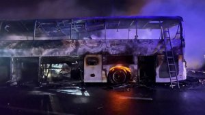 Пассажирский автобус влетел в грузовик на кубанской трассе. Обе машины загорелись