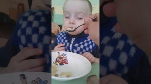 Обед в детском саду