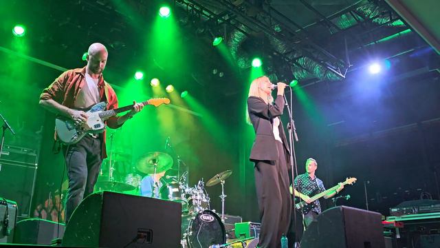 Raintalker - Supporting Peter Garrett and The Alter Egos - Grace Garrett and May Garrett смотреть онлайн