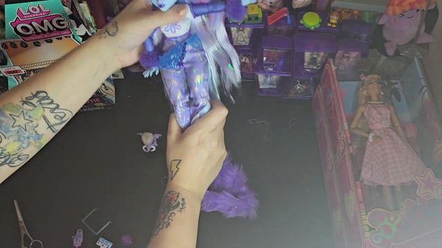 Abbey Bominable, Barbie Movie & Bratz Dolls!!! +OMG!! смотреть онлайн