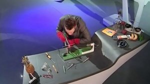 Галилео | Эксперимент ⚡ Как заставить стекло проводить электричество?