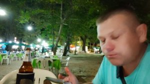 Ужин в кафе на береговой линии пляж Naiyang