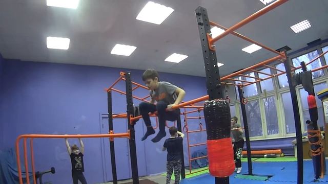 Воздушно-Силовые Элементы на Турнике 1-17 и Акробатические Связки на ПереКладине 2022. СКК "Вместе"