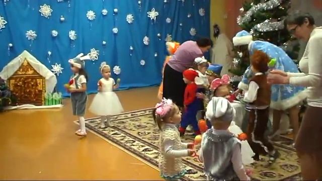 24. 12. 2015 -   Новогодний утренник   1
